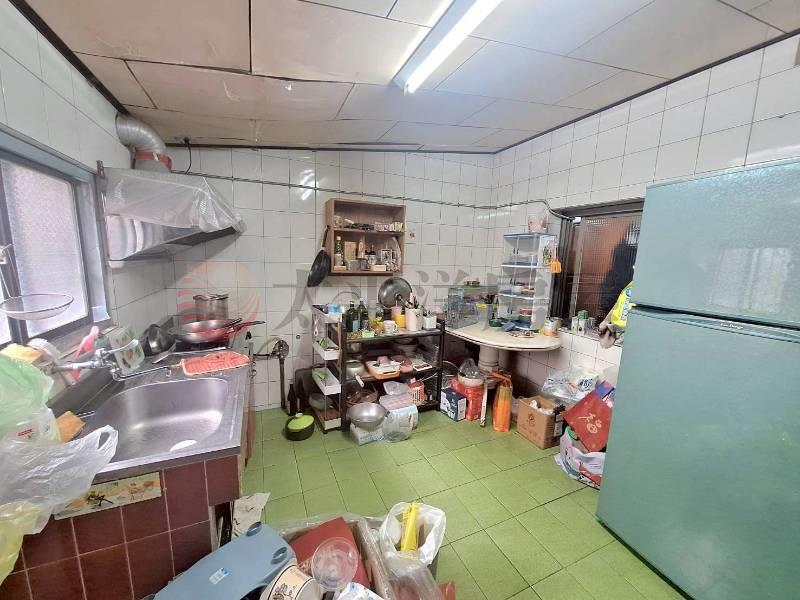 虎山路市區・老宅風透天房屋室內格局與周邊環境