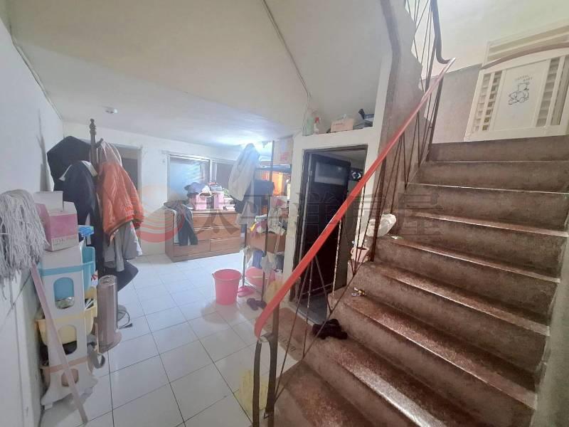 虎山路市區・老宅風透天房屋室內格局與周邊環境