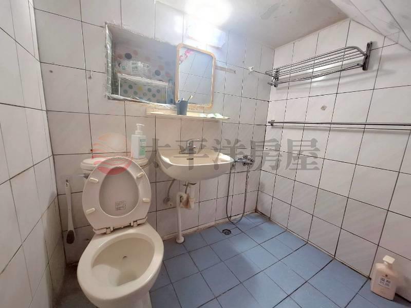 虎山路市區・老宅風透天房屋室內格局與周邊環境