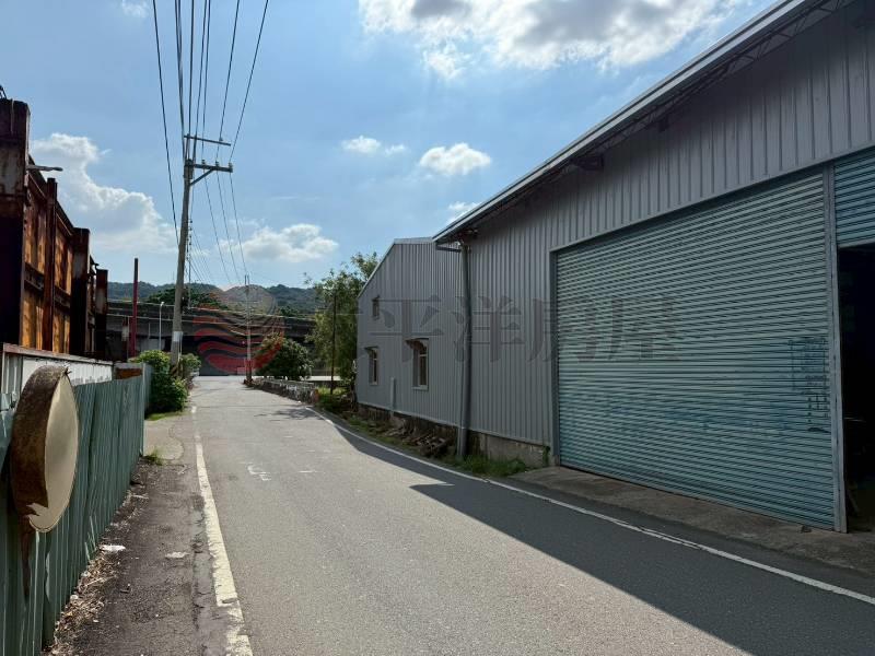 交流道與碧興路旁農舍廠房房屋室內格局與周邊環境