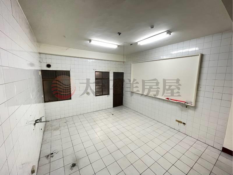 南投中興學區店住透天房屋室內格局與周邊環境