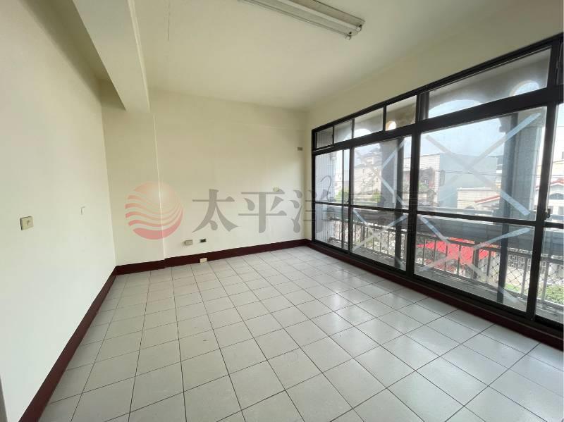 南投中興學區店住透天房屋室內格局與周邊環境