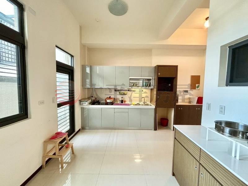 南投華陽路4房震後透天房屋室內格局與周邊環境