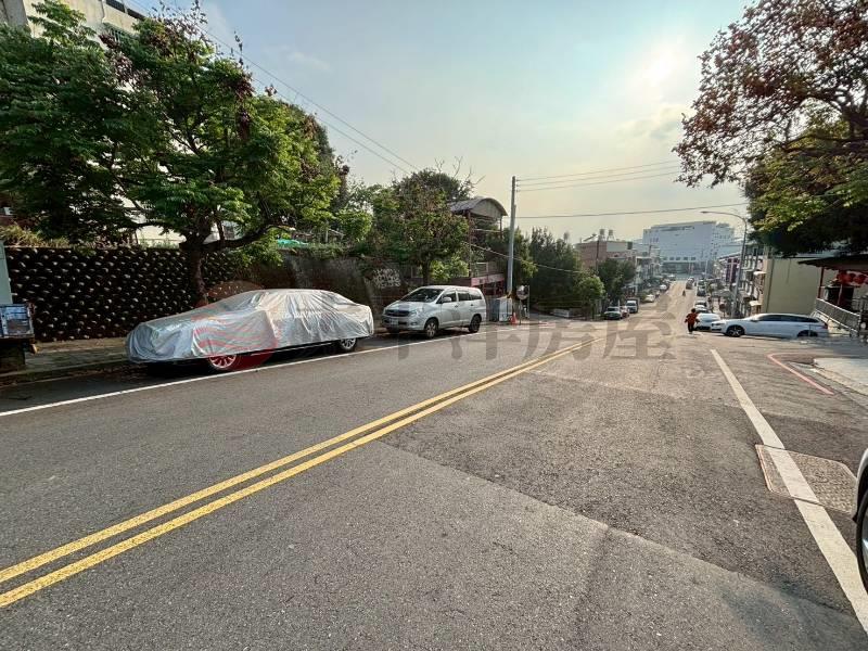 草屯僑光街全新4套房透天房屋室內格局與周邊環境