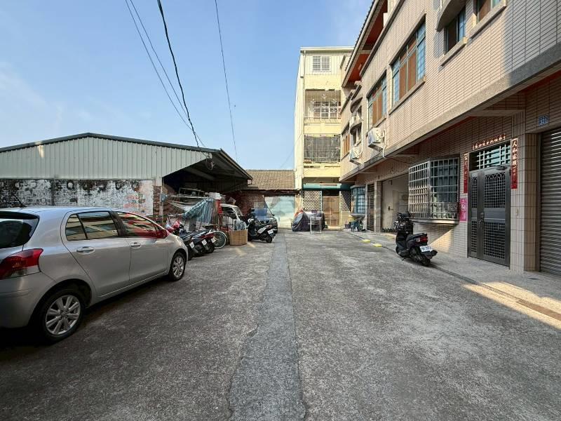 復興路旁大面寬建地房屋室內格局與周邊環境