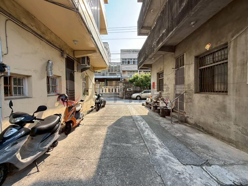 復興路旁大面寬建地房屋室內格局與周邊環境