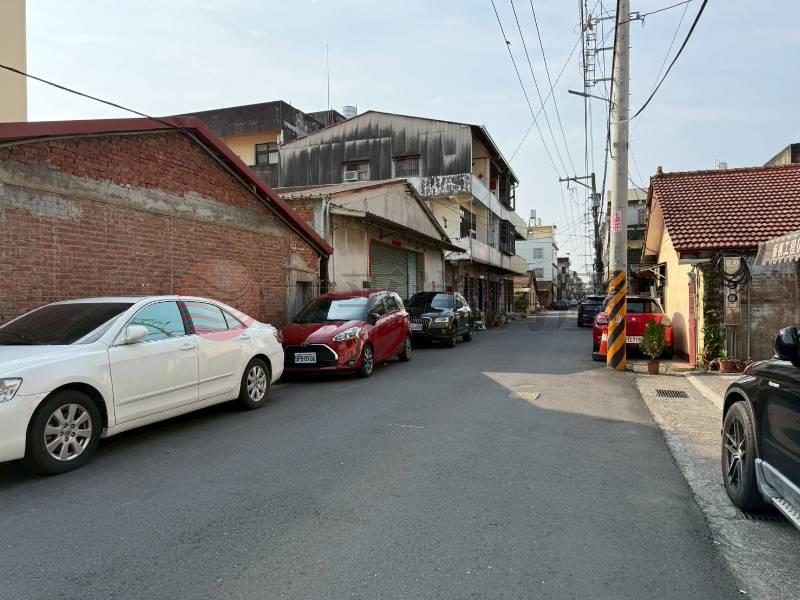 復興路旁大面寬建地房屋室內格局與周邊環境