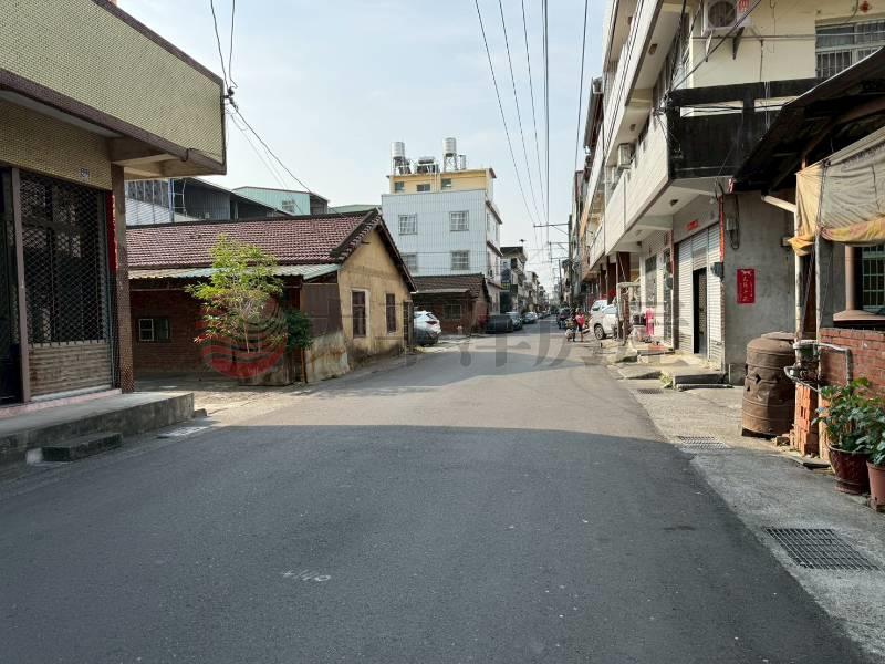 復興路旁大面寬建地房屋室內格局與周邊環境