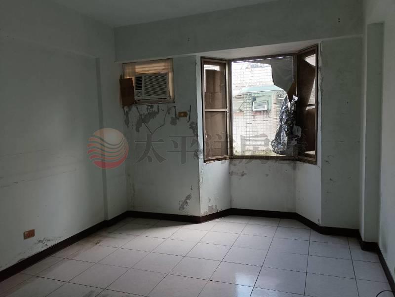 國揚大地加車位房屋室內格局與周邊環境