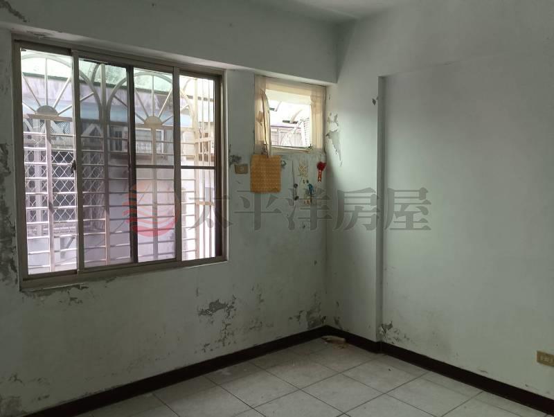 國揚大地加車位房屋室內格局與周邊環境