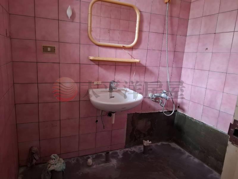 法院商圈臨路5樓房屋室內格局與周邊環境