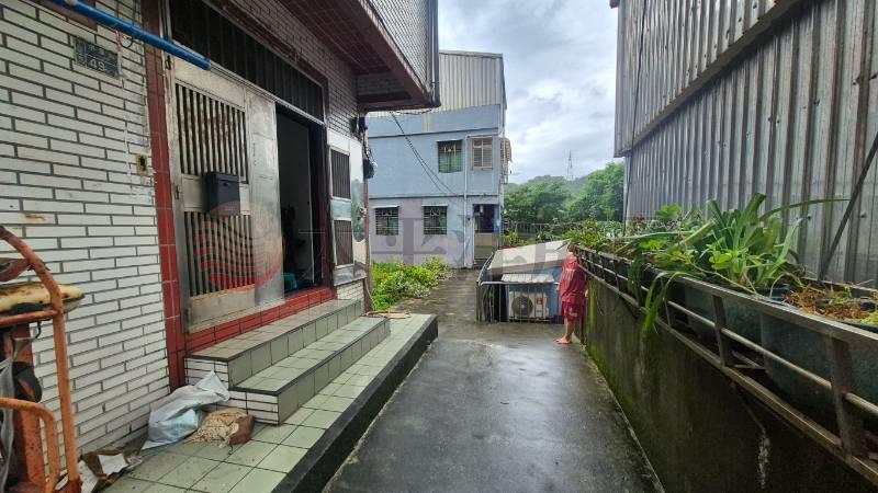 中華路大透天房屋室內格局與周邊環境
