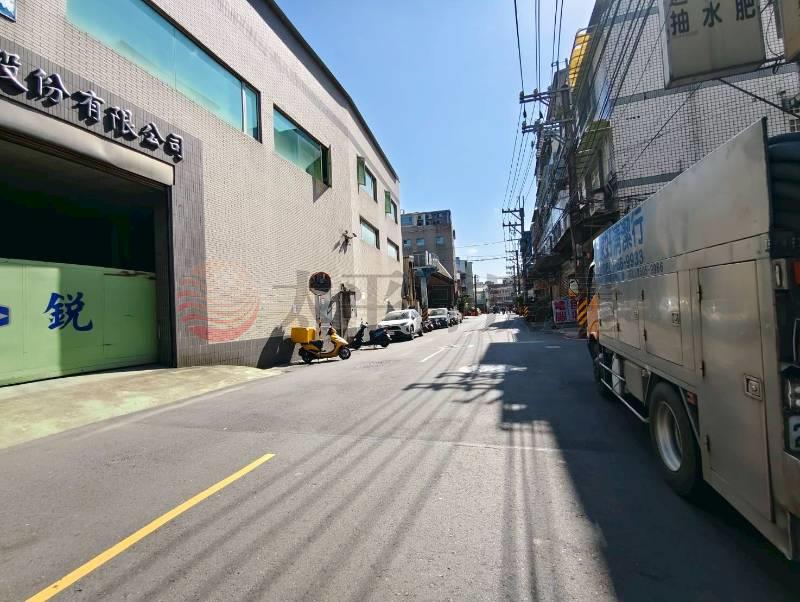 A078-COSTCO商圈路邊透天廠房
