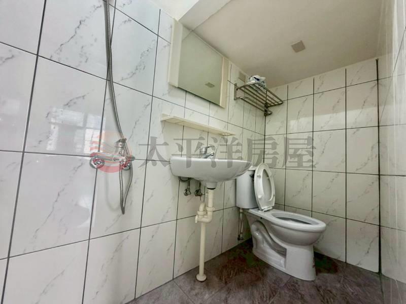 近田中國小全新整理店住房屋室內格局與周邊環境