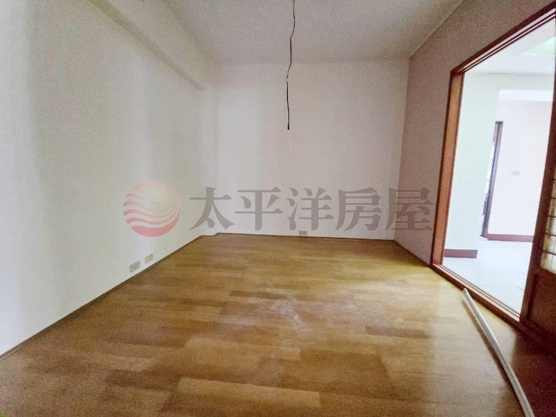 稅捐處高樓層四房華廈房屋室內格局與周邊環境