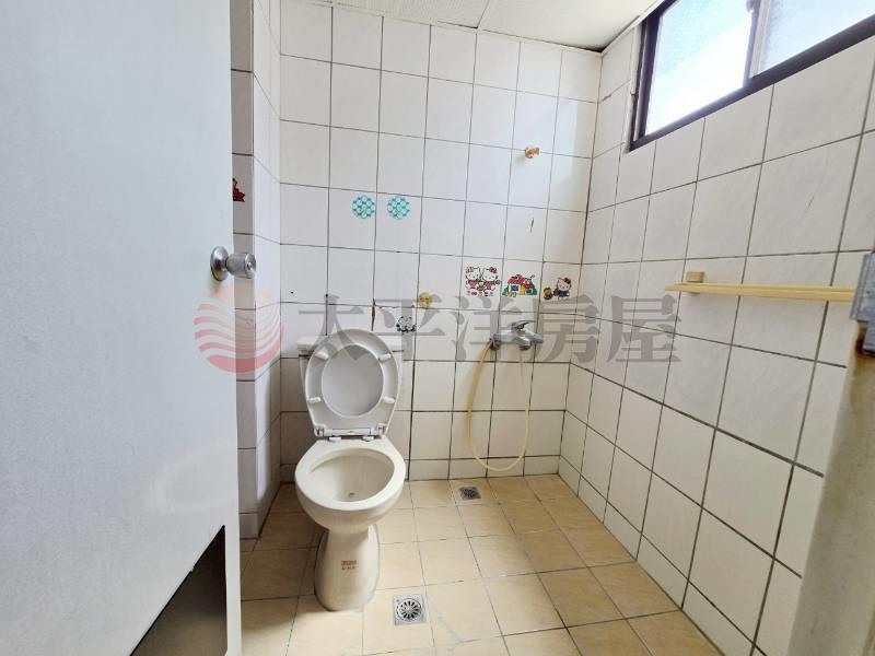 稅捐處高樓層四房華廈房屋室內格局與周邊環境