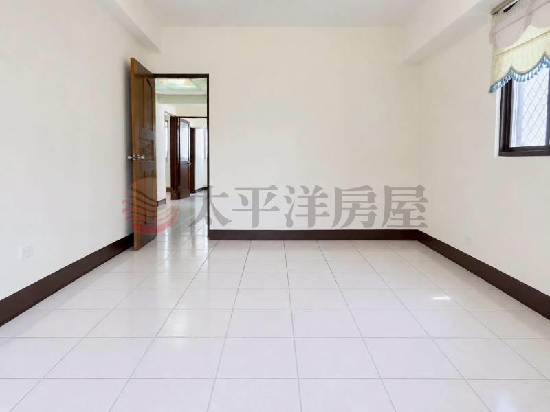 稅捐處高樓層四房華廈房屋室內格局與周邊環境