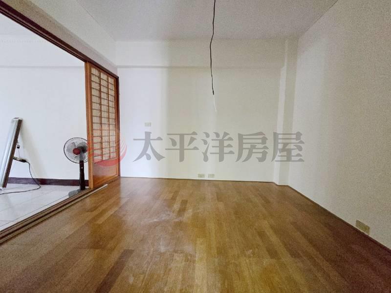 稅捐處高樓層四房華廈房屋室內格局與周邊環境