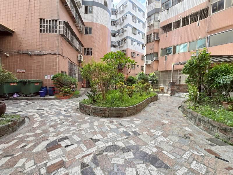 稅捐處高樓層四房華廈房屋室內格局與周邊環境