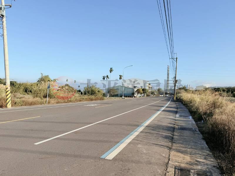 芬園大彰路旁雙面臨路建地房屋室內格局與周邊環境