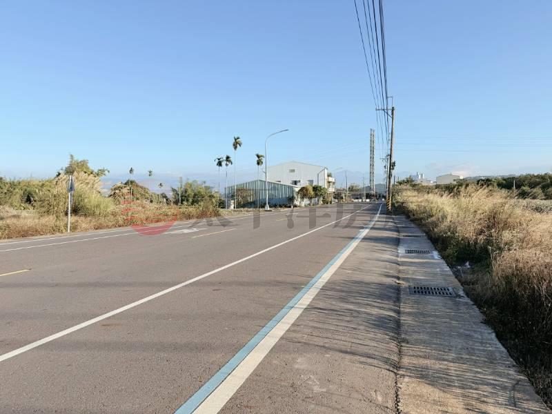 芬園大彰路旁雙面臨路建地房屋室內格局與周邊環境