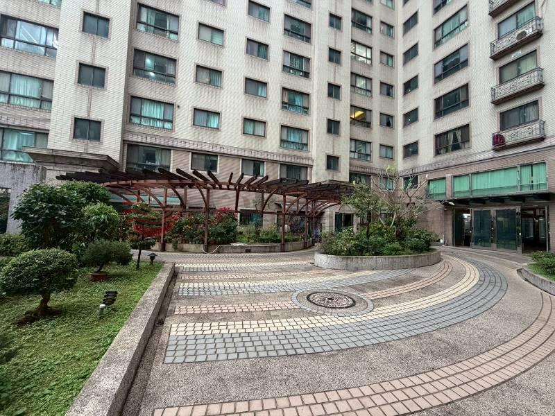 桃園四季電梯3房車(專)房屋室內格局與周邊環境