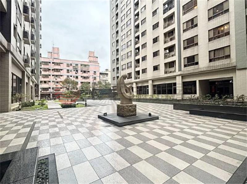 中壢新西華二房車位房屋室內格局與周邊環境