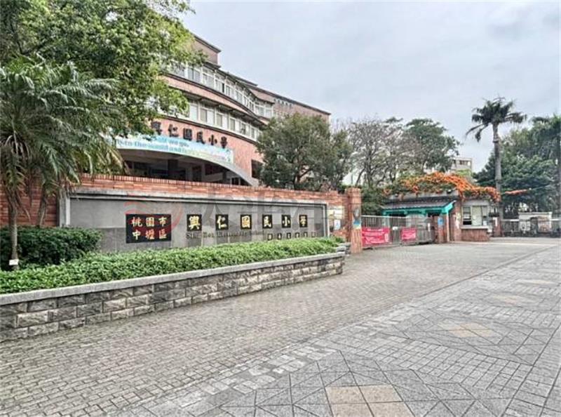 中壢新西華二房車位房屋室內格局與周邊環境