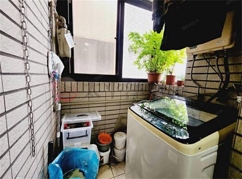 中壢新西華二房車位房屋室內格局與周邊環境