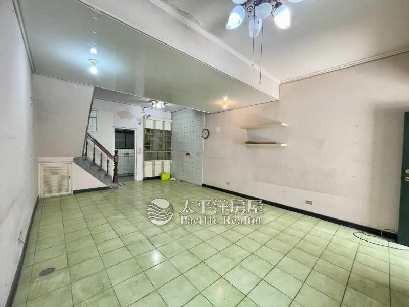 國圖館旁前院透天房屋室內格局與周邊環境
