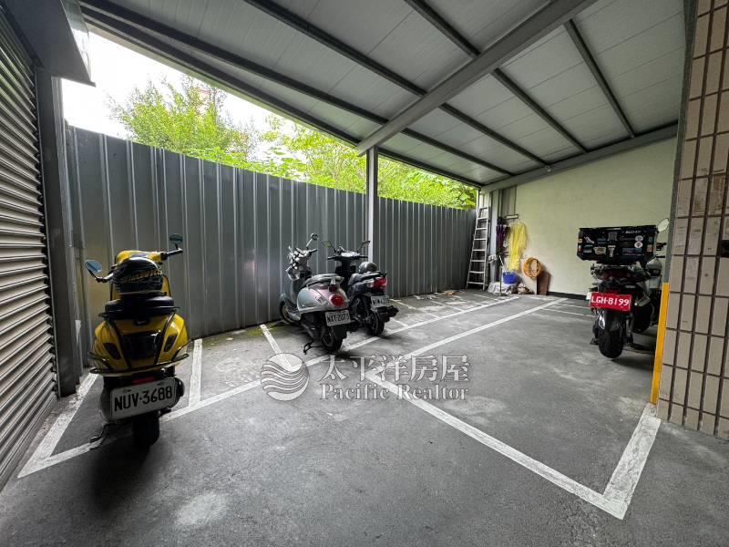 健康公園旁角間整棟收租透店房屋室內格局與周邊環境