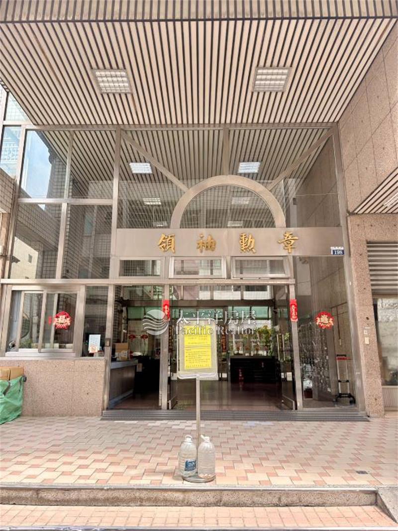 崇倫公園高樓精裝修美三房房屋室內格局與周邊環境