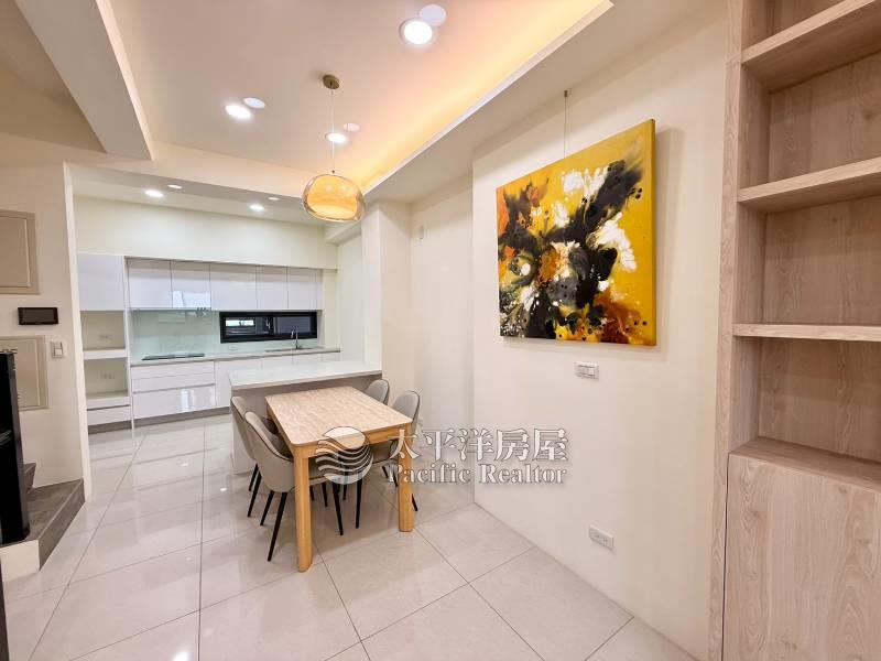 烏日全新臨路精裝店墅B房屋室內格局與周邊環境