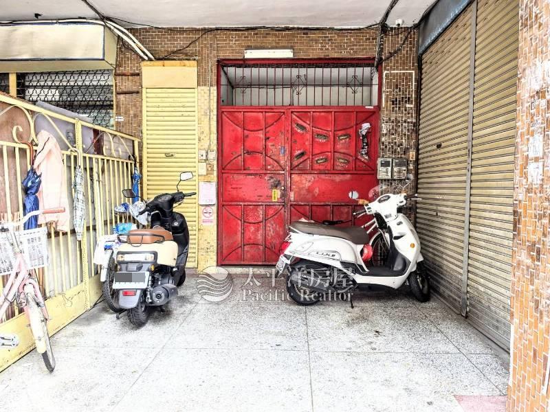 美術館樓中樓房屋室內格局與周邊環境