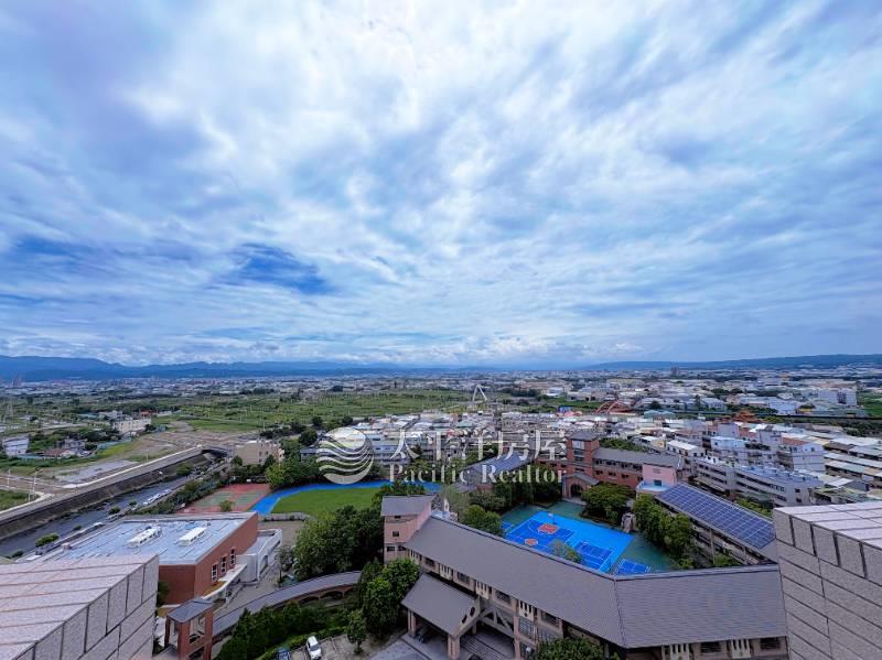 登陽硯12百萬裝潢附露台房屋室內格局與周邊環境