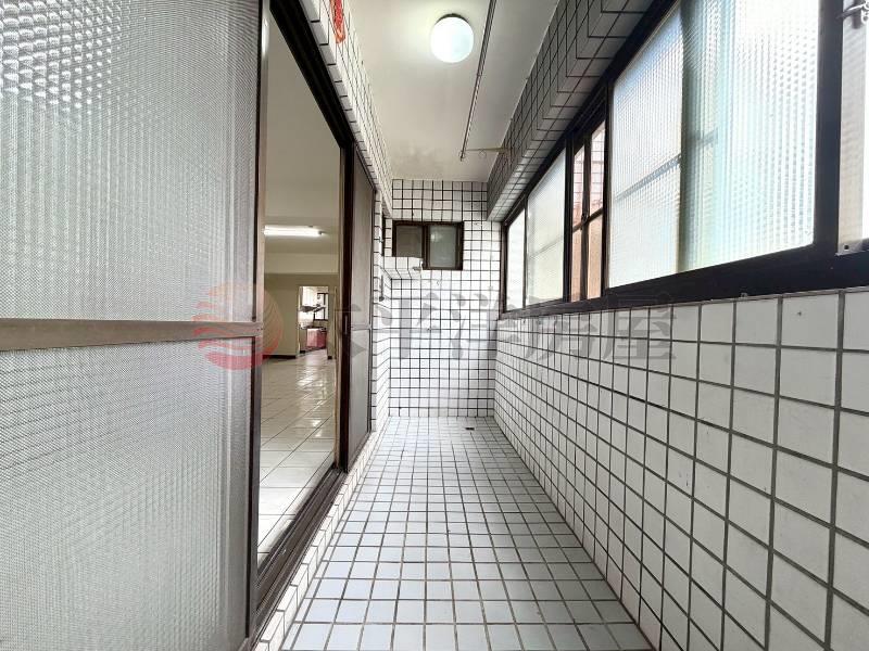 大雅白金漢宮四房車位房屋室內格局與周邊環境