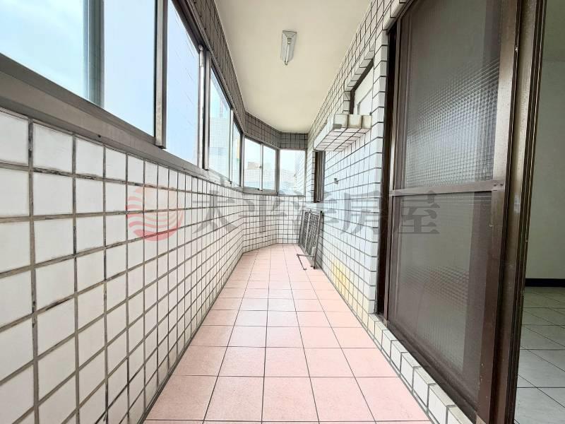 大雅白金漢宮四房車位房屋室內格局與周邊環境