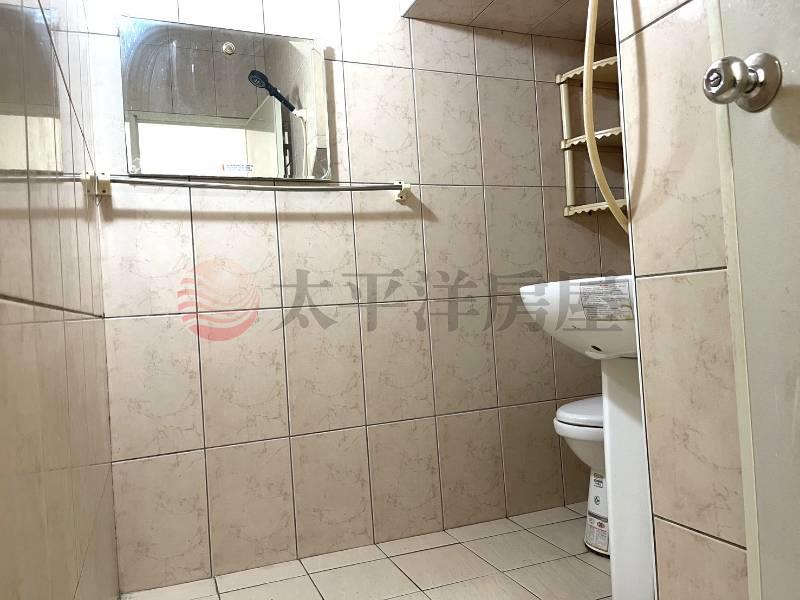 北屯松竹雙鐵共構臨路透天房屋室內格局與周邊環境