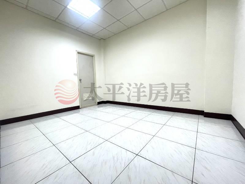 北屯松竹雙鐵共構臨路透天房屋室內格局與周邊環境