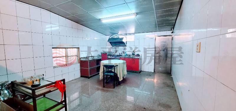 溪湖近全國超市透天房屋室內格局與周邊環境