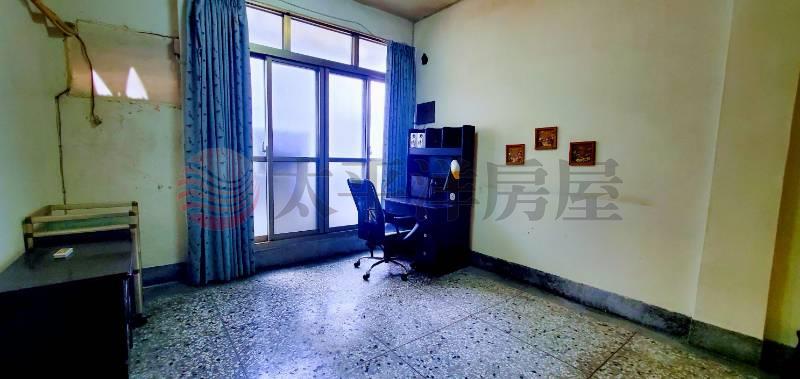 溪湖近全國超市透天房屋室內格局與周邊環境