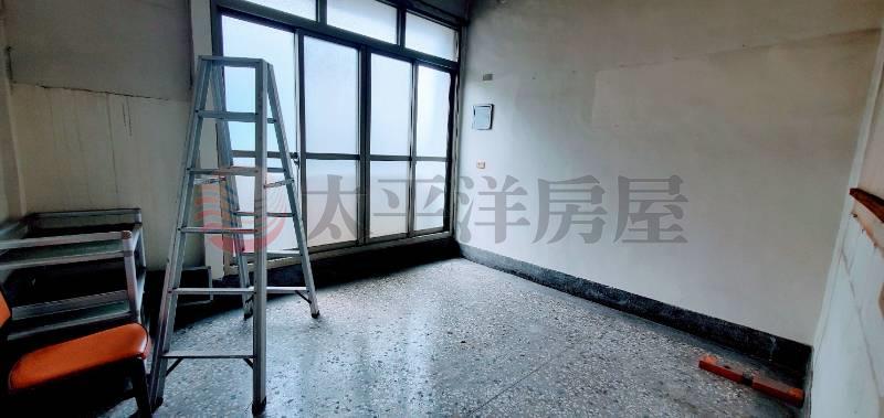 溪湖近全國超市透天房屋室內格局與周邊環境