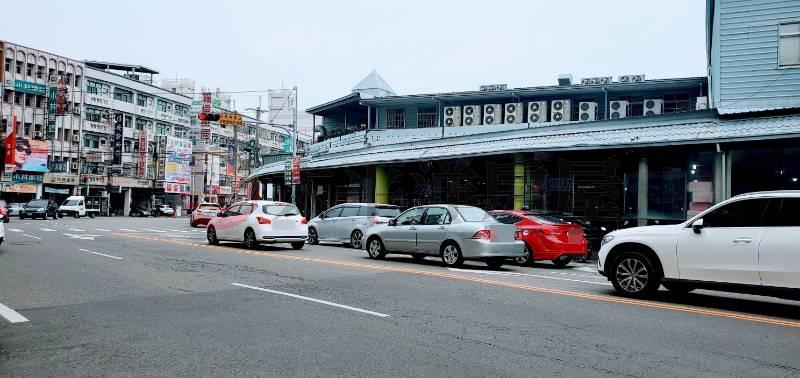 溪湖近全國超市透天房屋室內格局與周邊環境