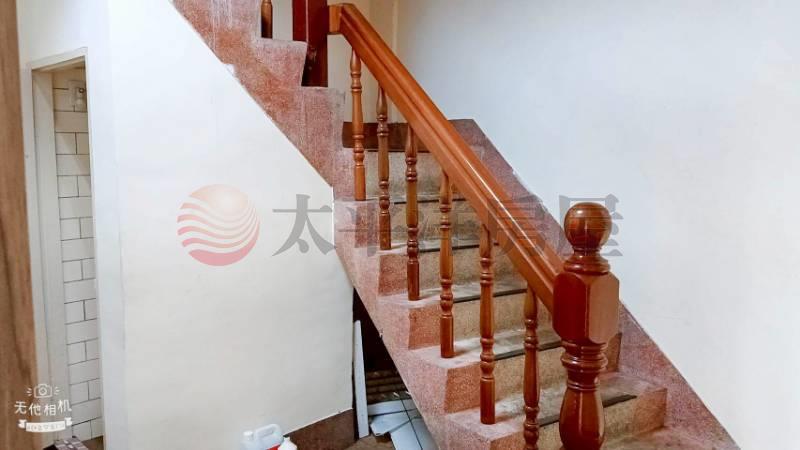 溪湖正商業區東環路雙店面房屋室內格局與周邊環境