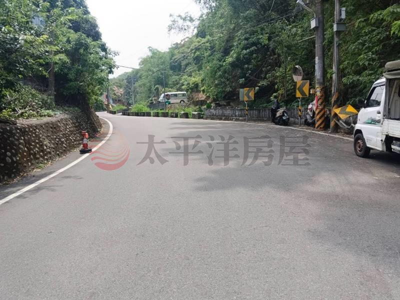 湖水櫻花旁建地房屋室內格局與周邊環境