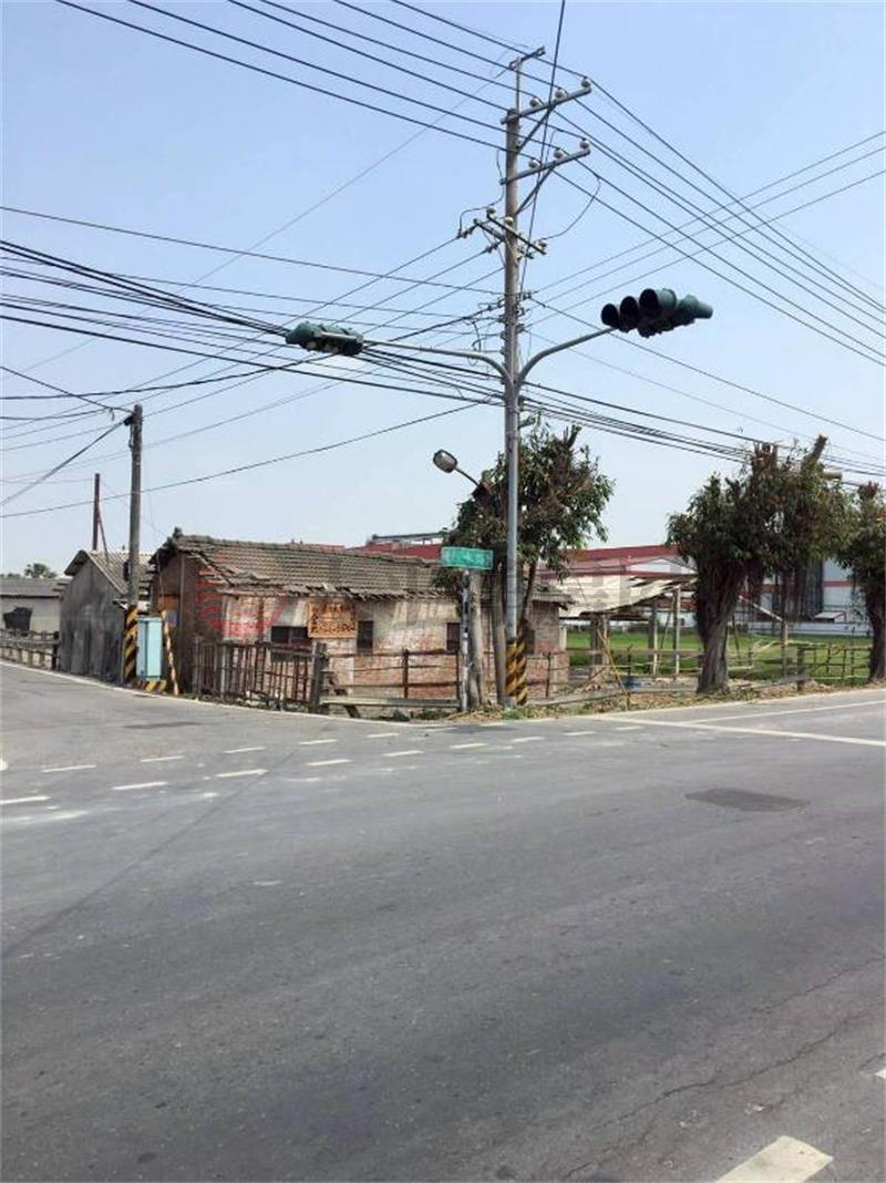 埤頭廢棄雞舍房屋室內格局與周邊環境