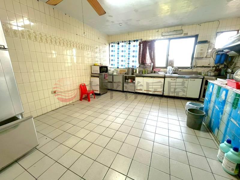 南陽路車庫透天房屋室內格局與周邊環境