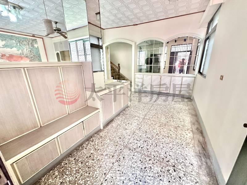 環東8米面寬透天房屋室內格局與周邊環境