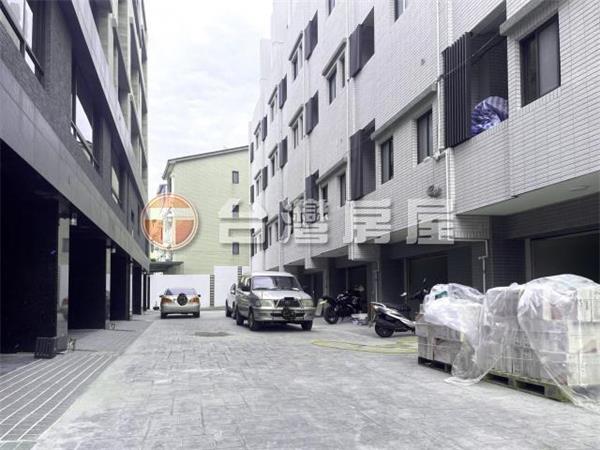 沙鹿正沙田路全新電梯雙車店透5