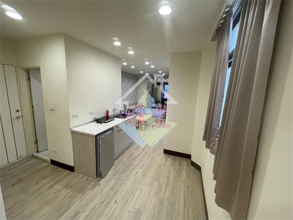 大雅黃金邊間店面